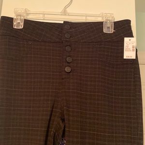 New with tags!! These are super cute and fitted